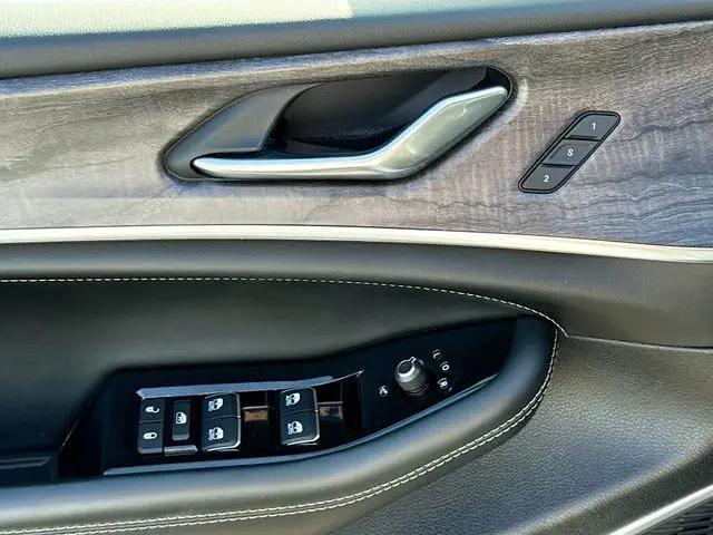 2025 Jeep Grand Cherokee Overland 4x4