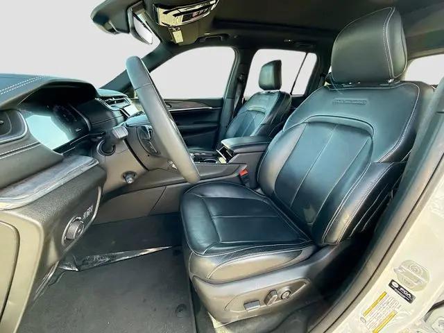 2025 Jeep Grand Cherokee Overland 4x4