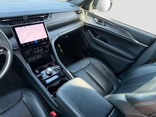 2025 Jeep Grand Cherokee Overland 4x4