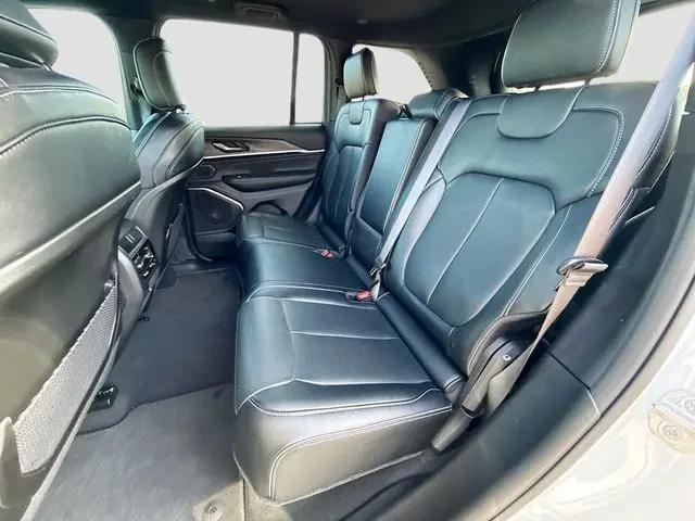2025 Jeep Grand Cherokee Overland 4x4