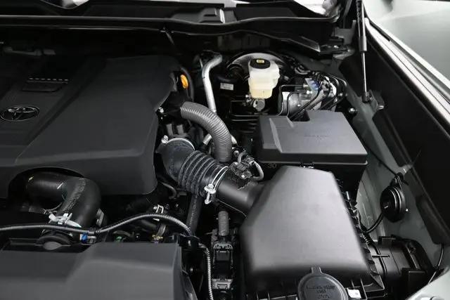 2026 Toyota Tundra SR5 CrewMax 5.5' Bed