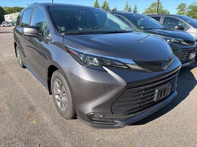 2025 Toyota Sienna XLE