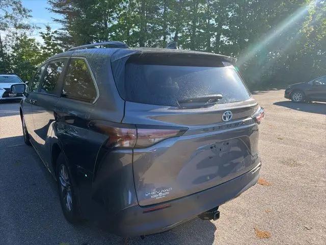 2025 Toyota Sienna XLE