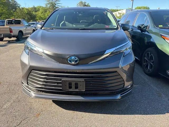2025 Toyota Sienna XLE