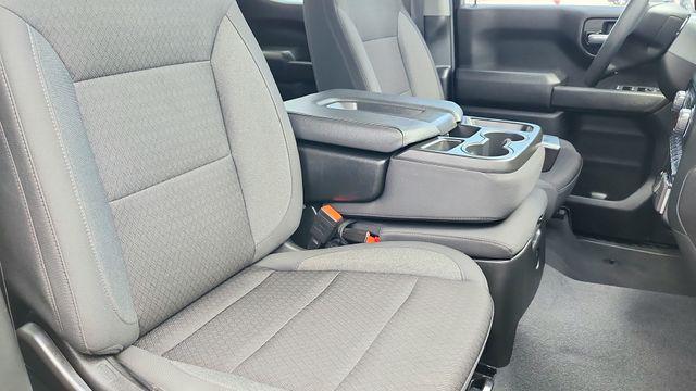 2024 Chevrolet Silverado 1500 2WD Crew Cab Short Bed Custom