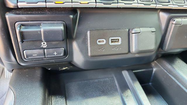 2022 Chevrolet Silverado 1500 4WD Crew Cab Short Bed High Country