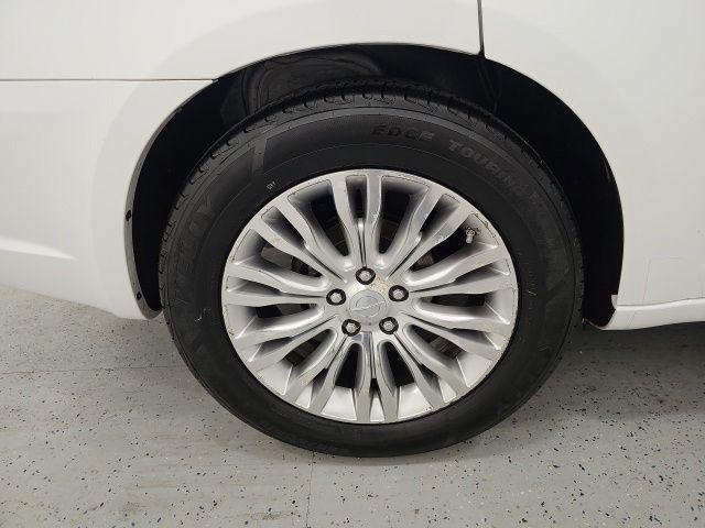 2012 Chrysler 200 Limited