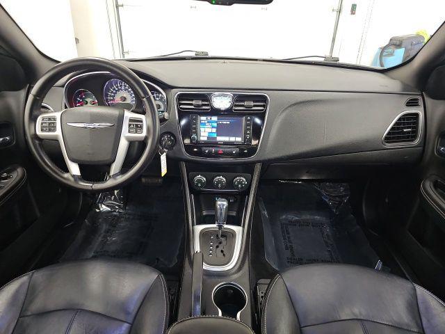 2012 Chrysler 200 Limited