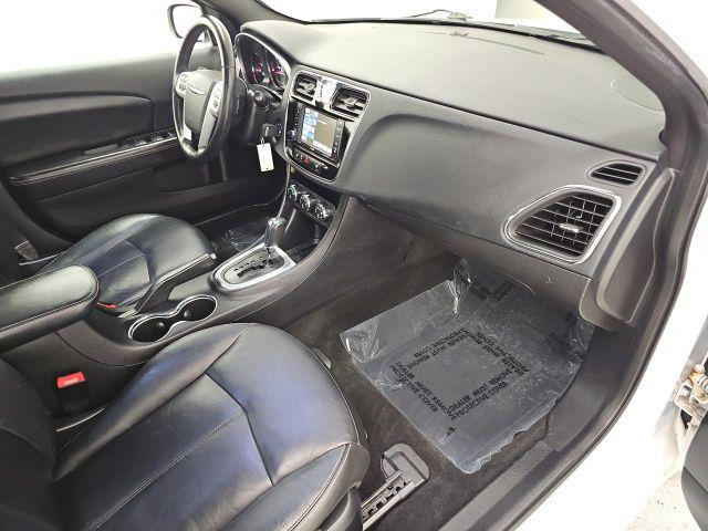 2012 Chrysler 200 Limited