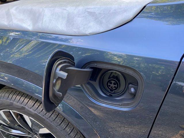 2026 Volvo XC90 Plug-In Hybrid Ultra, T8 AWD, Electric/Gasoline, Bright, 6 Seats