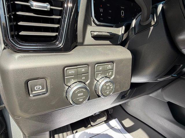 2026 GMC Sierra 2500HD Crew Cab, Standard Bed, AT4, 4WD