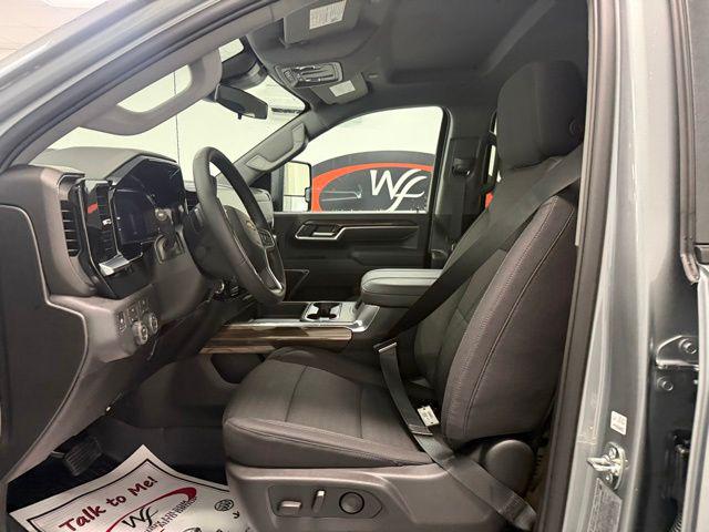 2026 Chevrolet Silverado 3500HD Crew Cab, Long Bed, LT Dual Rear Wheel, RWD