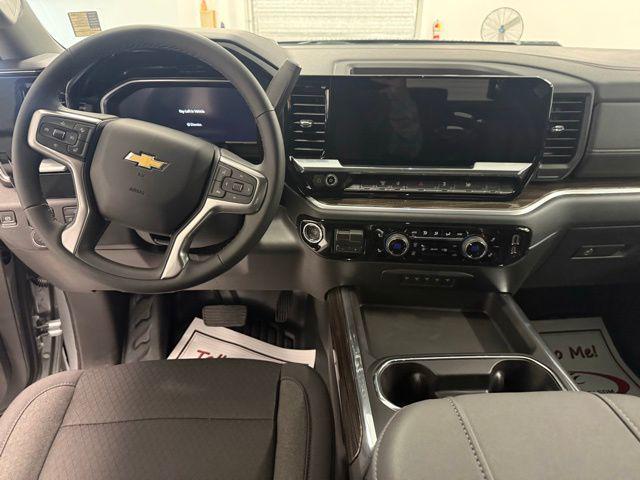 2026 Chevrolet Silverado 3500HD Crew Cab, Long Bed, LT Dual Rear Wheel, RWD