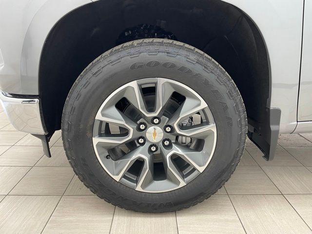2026 Chevrolet Silverado 1500 4WD Crew Cab Short Bed LT with 2FL