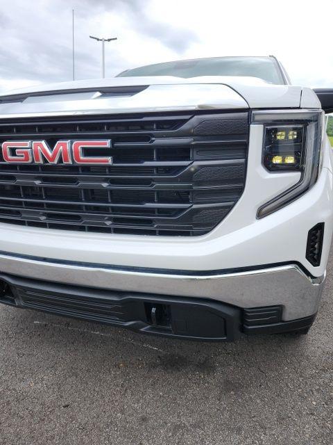 2023 GMC Sierra 1500 4WD Crew Cab Short Box Pro