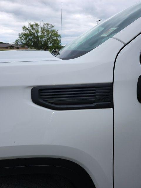 2023 GMC Sierra 1500 4WD Crew Cab Short Box Pro
