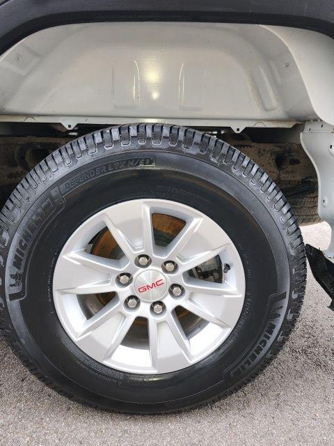 2023 GMC Sierra 1500 4WD Crew Cab Short Box Pro