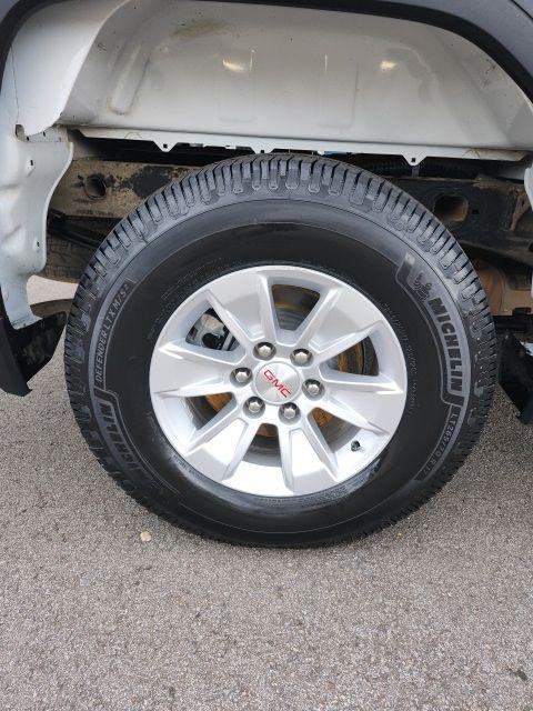 2023 GMC Sierra 1500 4WD Crew Cab Short Box Pro