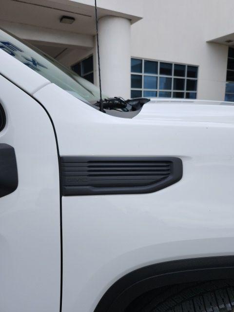 2023 GMC Sierra 1500 4WD Crew Cab Short Box Pro