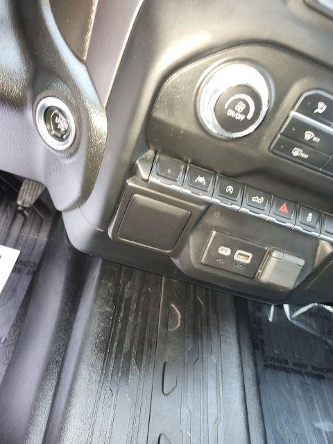 2023 GMC Sierra 1500 4WD Crew Cab Short Box Pro