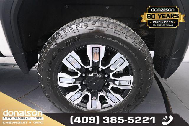 2024 GMC Sierra 2500HD 4WD Crew Cab Standard Bed Denali