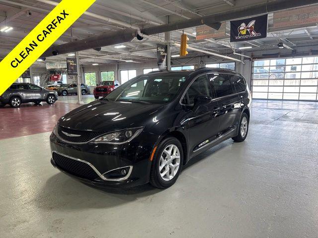 2017 Chrysler Pacifica Touring-L 2017 Chrysler Pacifica Touring-L