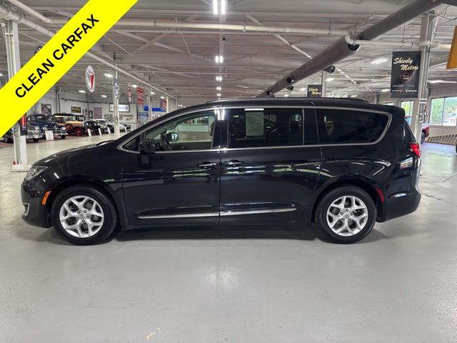 2017 Chrysler Pacifica Touring-L 2017 Chrysler Pacifica Touring-L