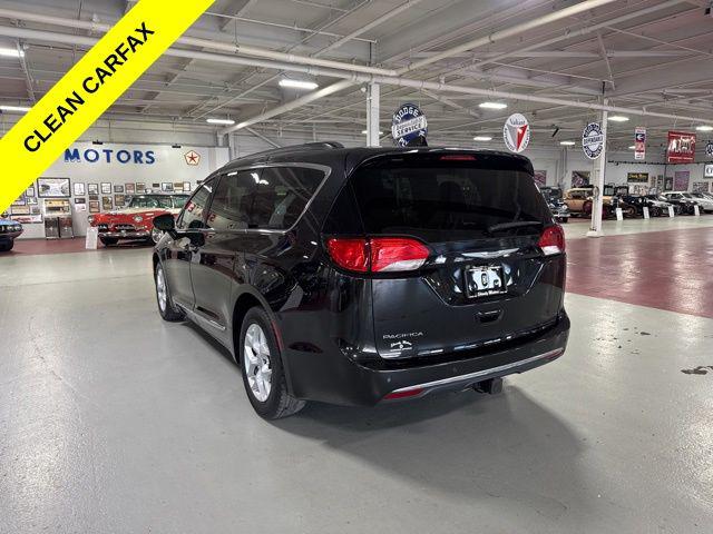 2017 Chrysler Pacifica Touring-L 2017 Chrysler Pacifica Touring-L