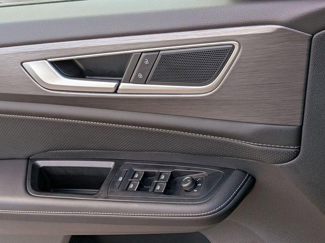 2026 Volkswagen Atlas Cross Sport SE with Technology