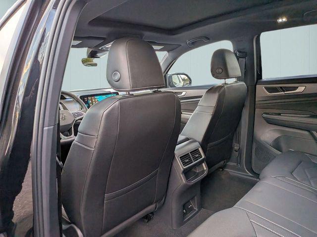 2026 Volkswagen Atlas Cross Sport SE with Technology