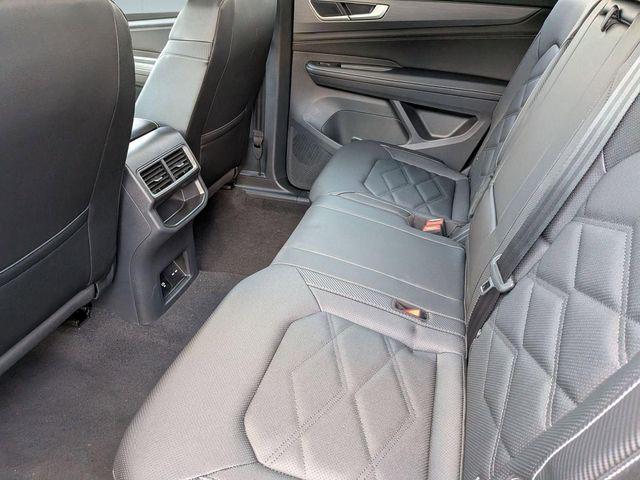 2026 Volkswagen Atlas Cross Sport SE with Technology