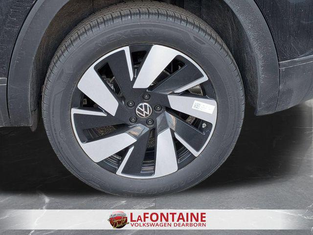 2026 Volkswagen Atlas Cross Sport SE with Technology