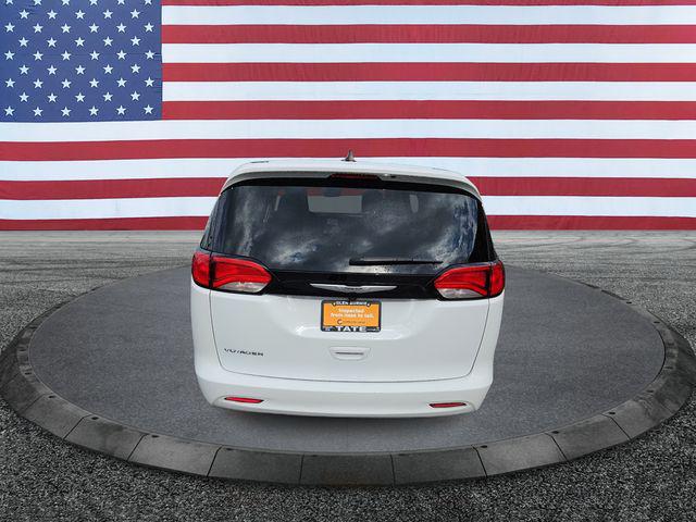 2023 Chrysler Voyager LX
