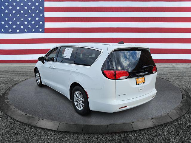 2023 Chrysler Voyager LX