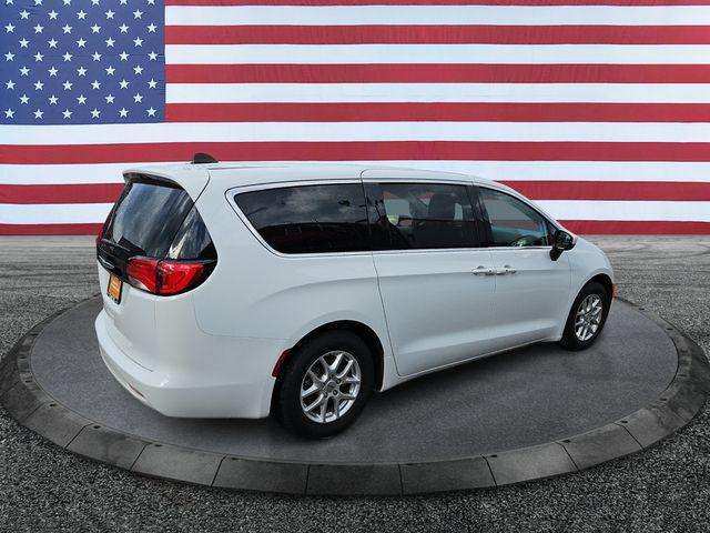 2023 Chrysler Voyager LX 2023 Chrysler Voyager LX