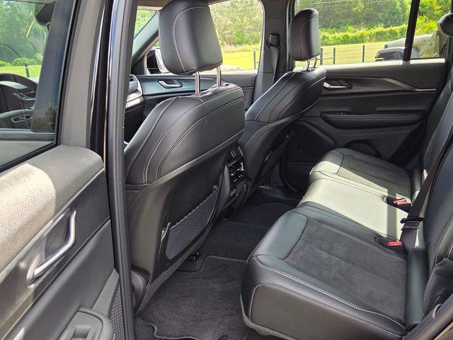 2025 Jeep Grand Cherokee Altitude X 4x2