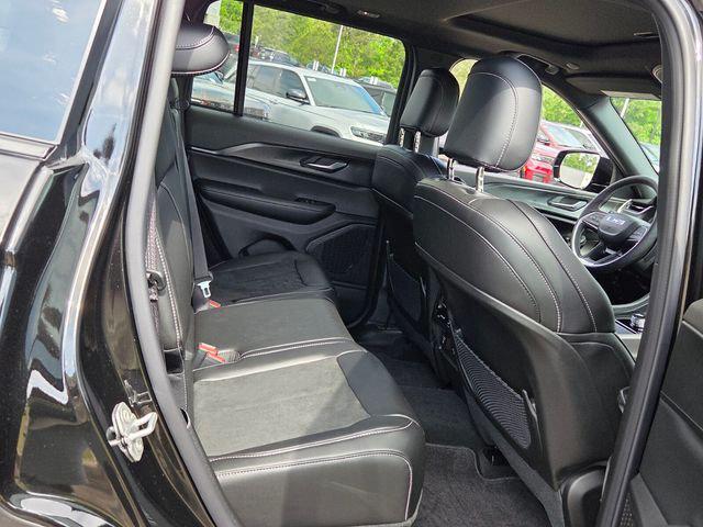 2025 Jeep Grand Cherokee Altitude X 4x2