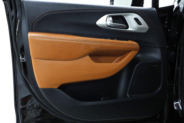 2024 Chrysler Pacifica Pinnacle AWD