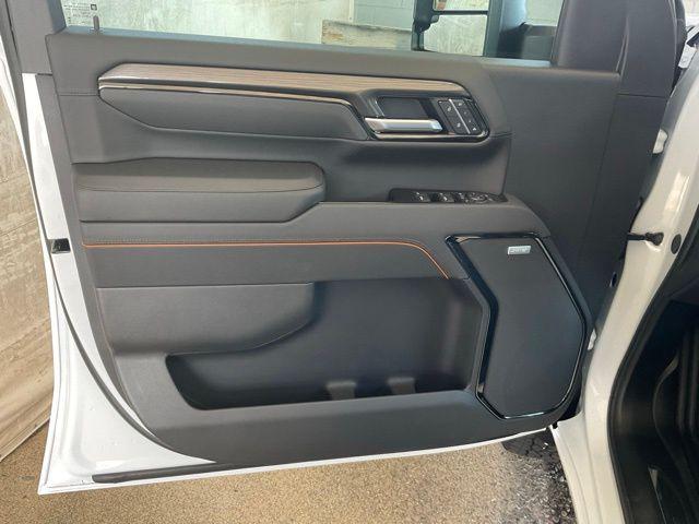 2026 GMC Sierra 2500HD Crew Cab, Standard Bed, AT4, 4WD