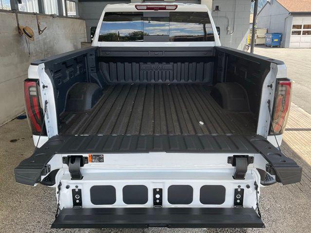 2026 GMC Sierra 2500HD Crew Cab, Standard Bed, AT4, 4WD