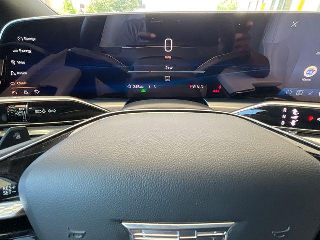 2024 Cadillac iQ Luxury w/1SC
