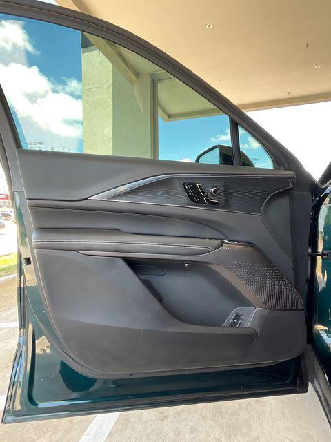 2024 Cadillac iQ Sport w/1SF