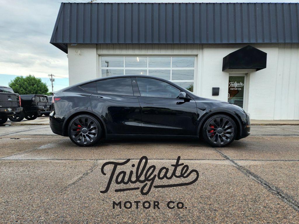 2022 Tesla Model Y Performance Dual Motor All-Wheel Drive's photo