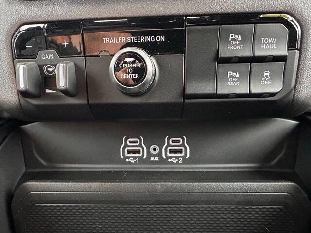 2025 Ram 1500 Big Horn Crew Cab 4x4 6'4" Box