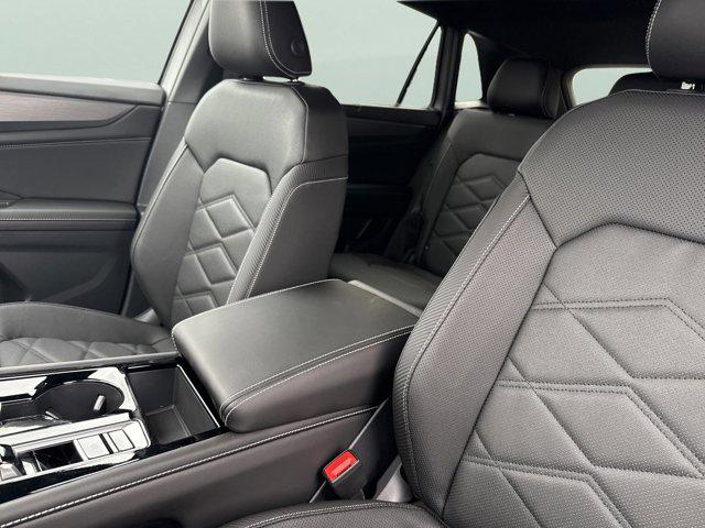 2026 Volkswagen Atlas Cross Sport SE with Technology