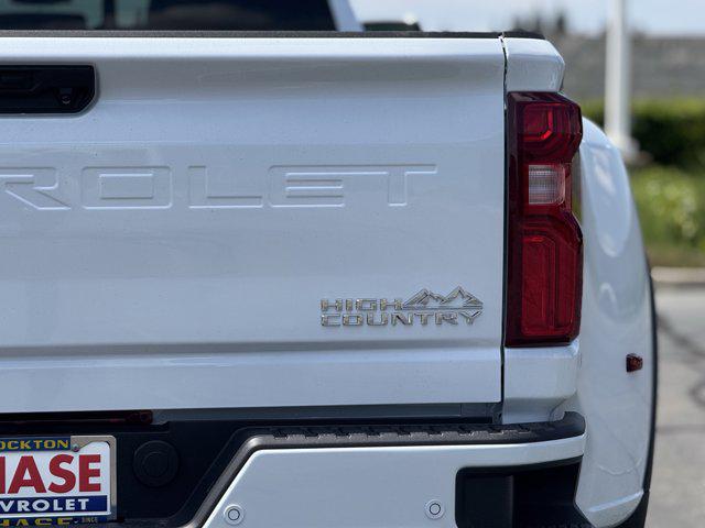 2026 Chevrolet Silverado 3500HD Crew Cab, Long Bed, High Country Dual Rear Wheel, RWD