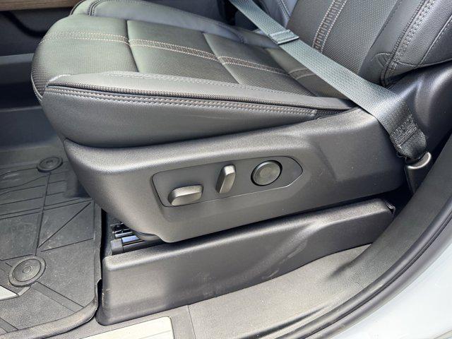 2026 Chevrolet Silverado 3500HD Crew Cab, Long Bed, High Country Dual Rear Wheel, RWD