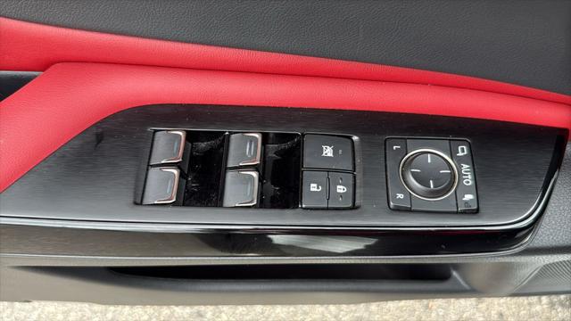 2023 Lexus ES 350 F SPORT Handling