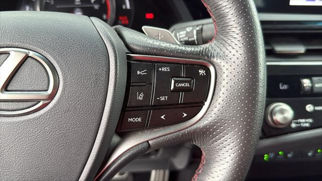 2023 Lexus ES 350 F SPORT Handling