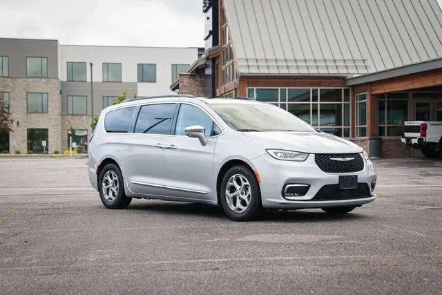 2022 Chrysler Pacifica Limited for sale in Centerville, UT